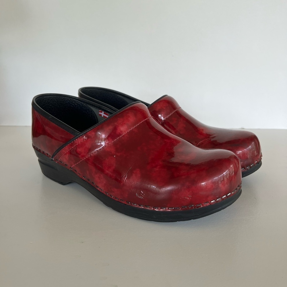 Sanita Women's Professional Ariana Mule Clog in Red Marbled Patent, size 41